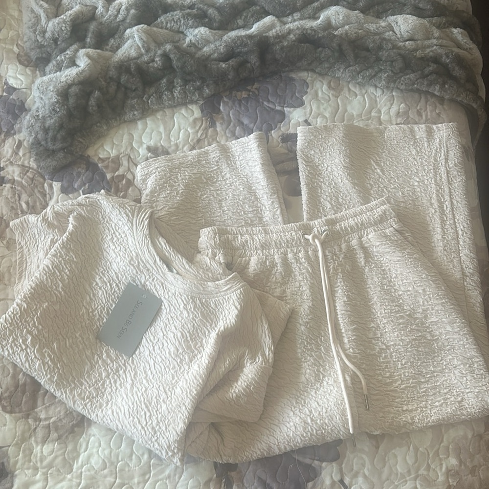 See and Be Seen Textured Short Sleeve Set Small Ivory/Blush - Picture 2 of 9